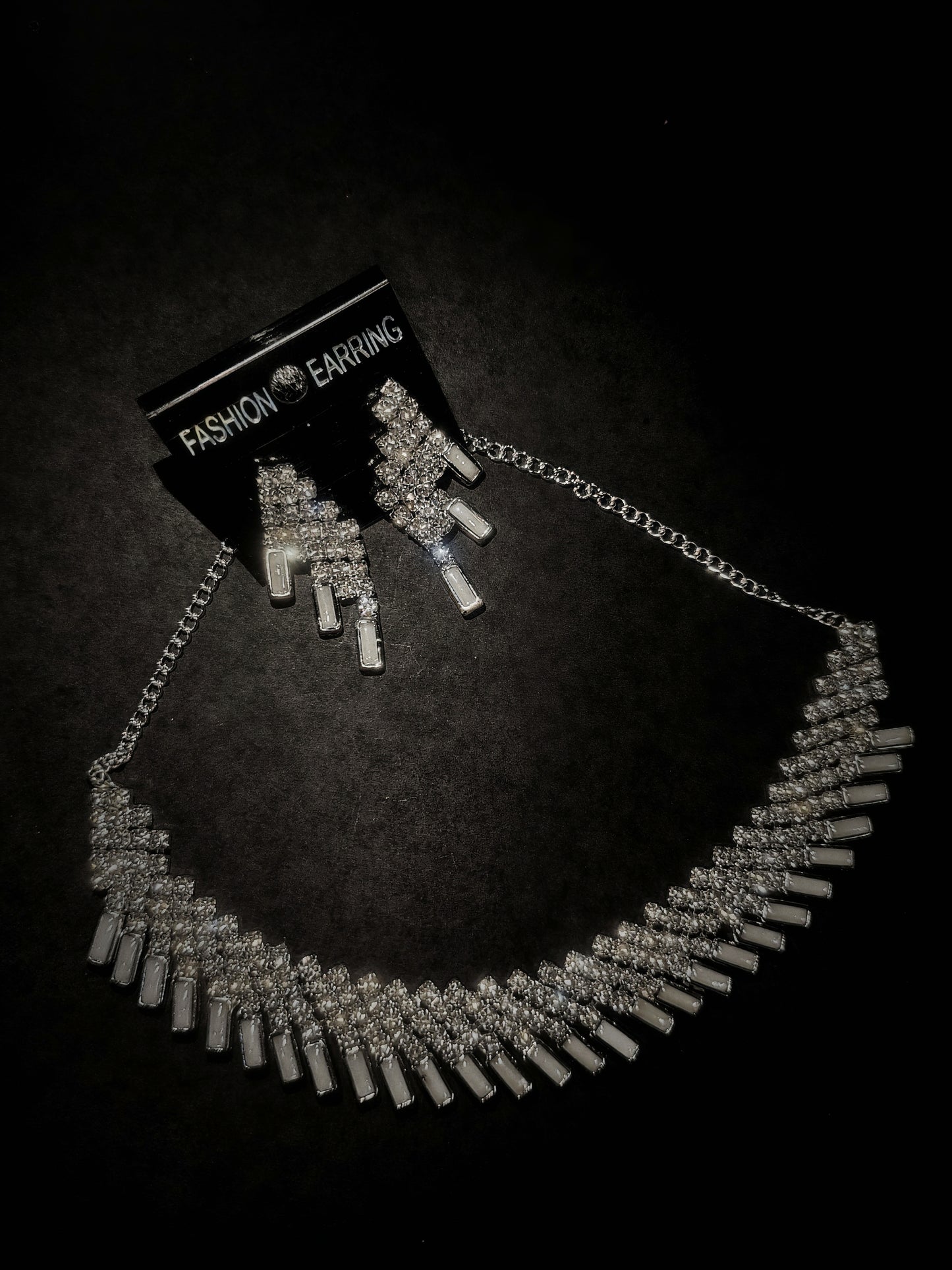 Modern silver necklace